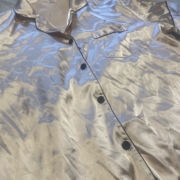 Champagne 2pc silk pajama set 🥂 - Picture 6 of 8